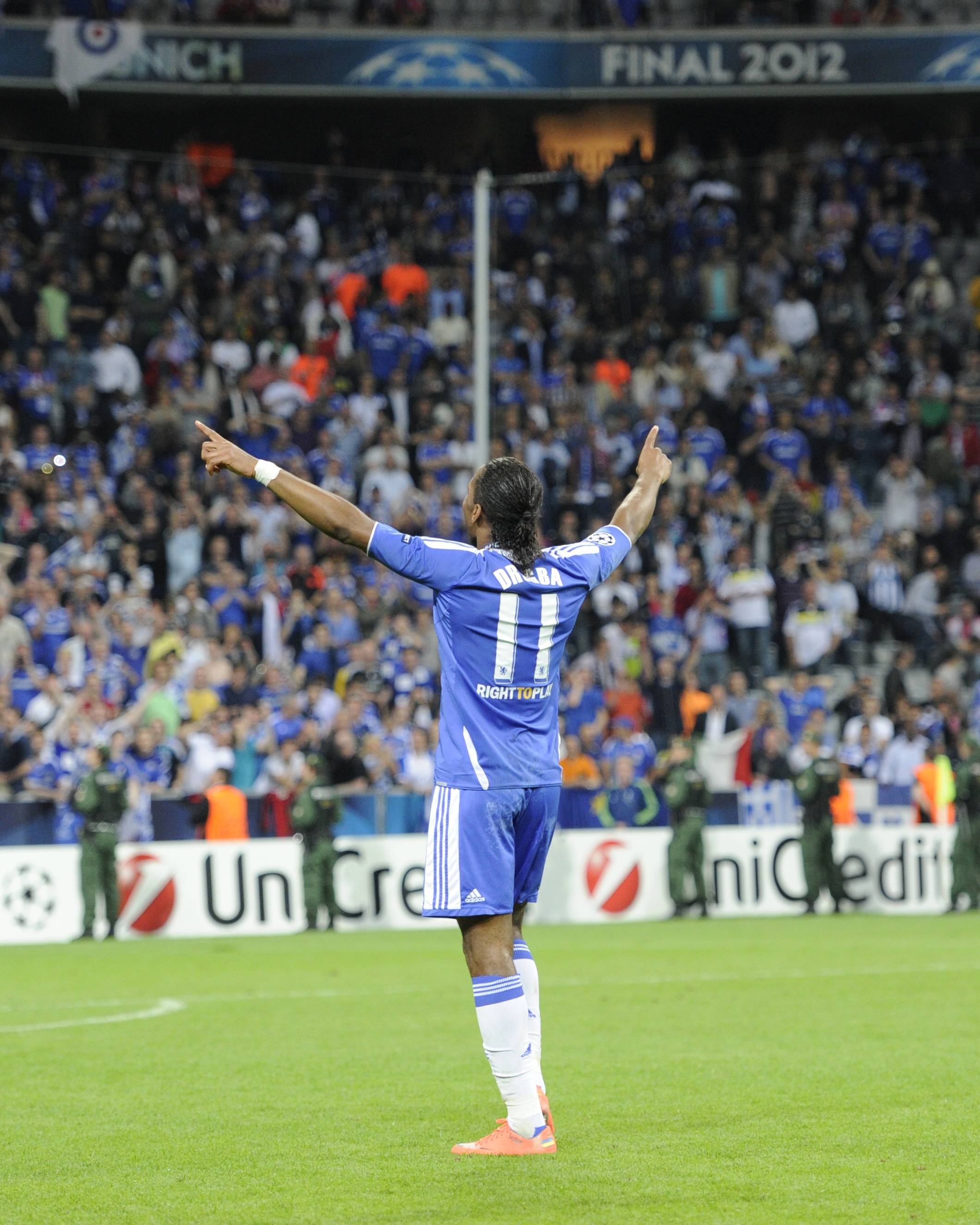 德罗巴回归赛场，败北首场状态亮眼，公牛观众沸腾！